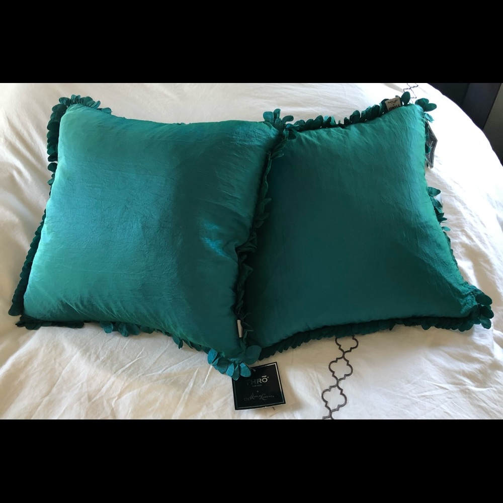 New Pillow Set